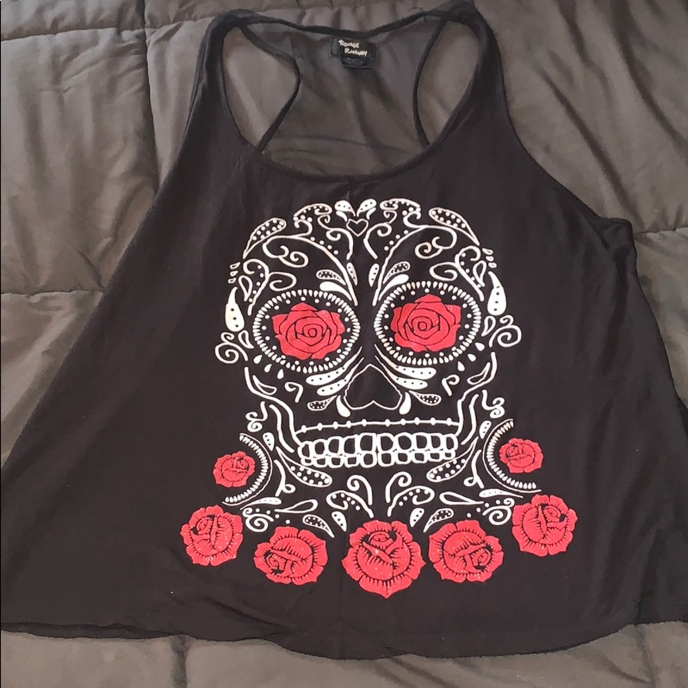 Flowing tank top with glitter sugar skull